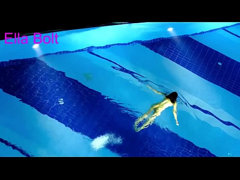❤️ నేను చూడటం ఆపలేను, ELLA BOLT రిసార్ట్ పూల్లో నగ్నంగా ఈత కొడుతూ దొరికిన యువ అందగత్తె పోర్నో పోర్న్ వద్ద te.pornodil.ru ️❤